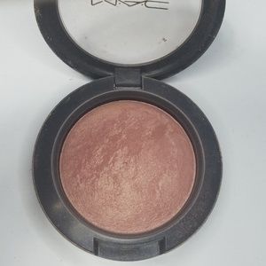 MAC blush